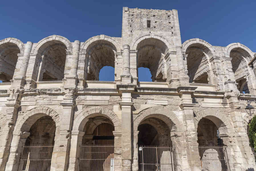 Francia - Arles 015 - Anfiteatro.jpg
